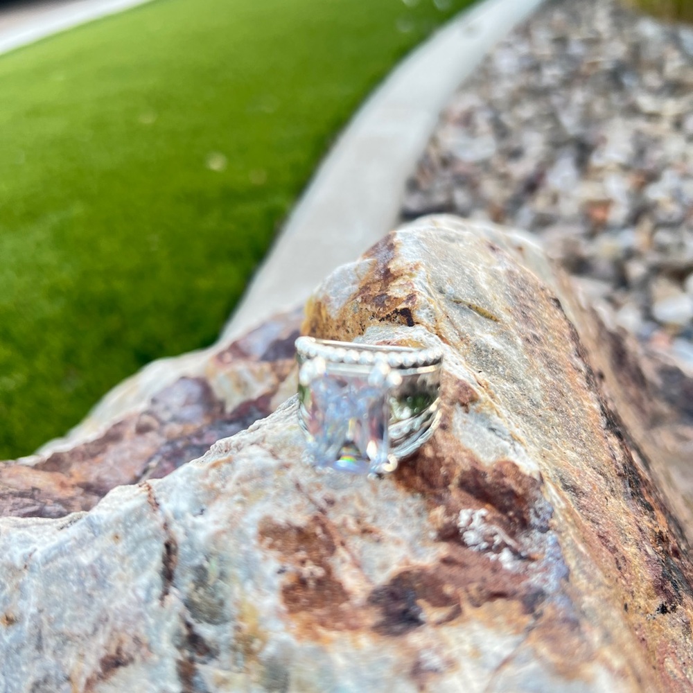 Sophisticated Silver Ring with Timeless Elegance